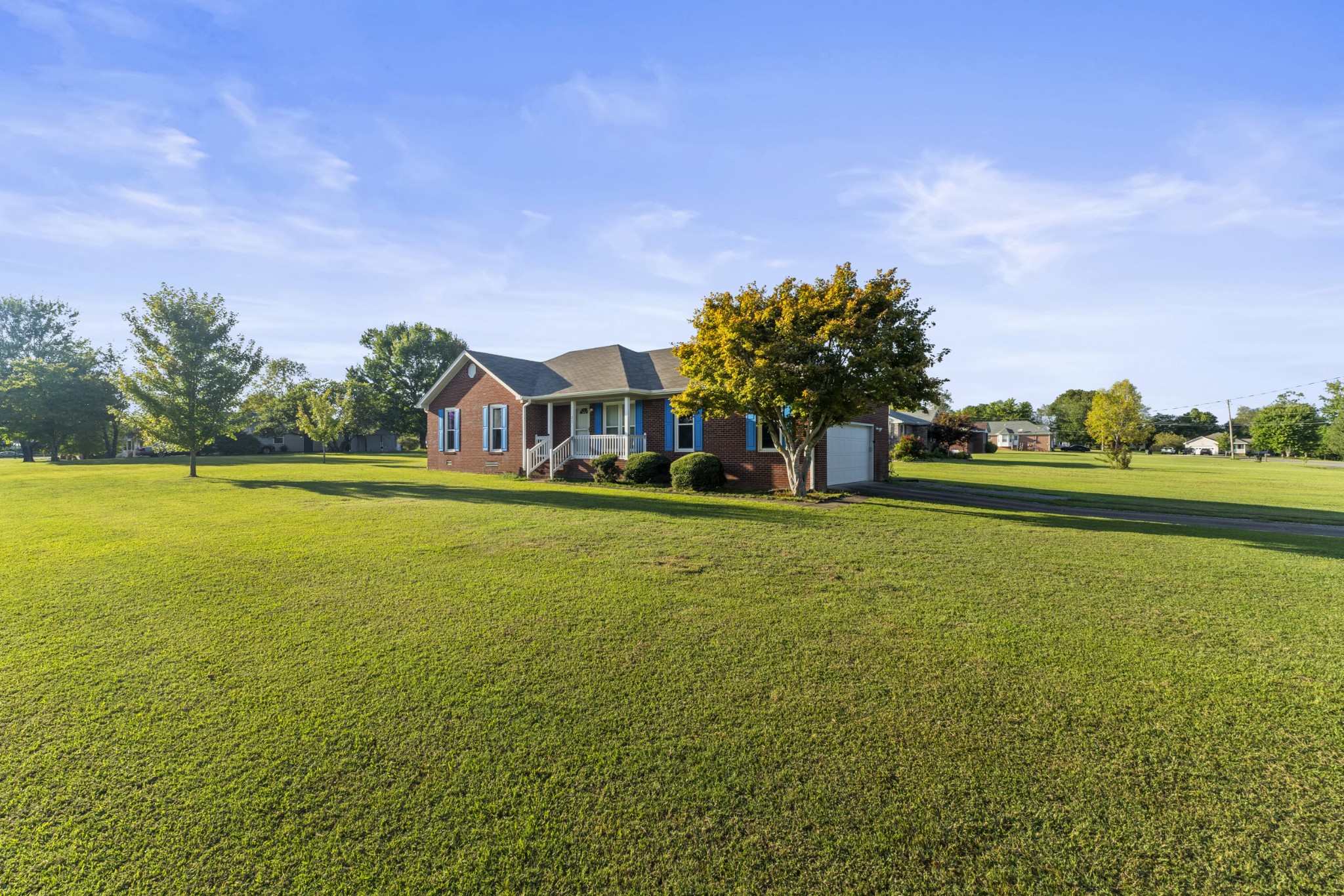 Listing photo id 2 for 4746 88th Lane