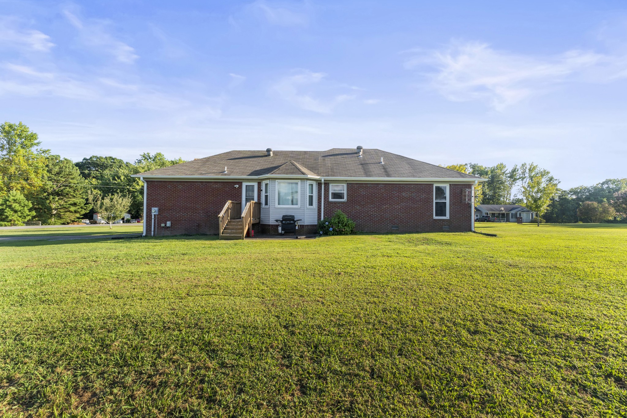 Listing photo id 6 for 4746 88th Lane