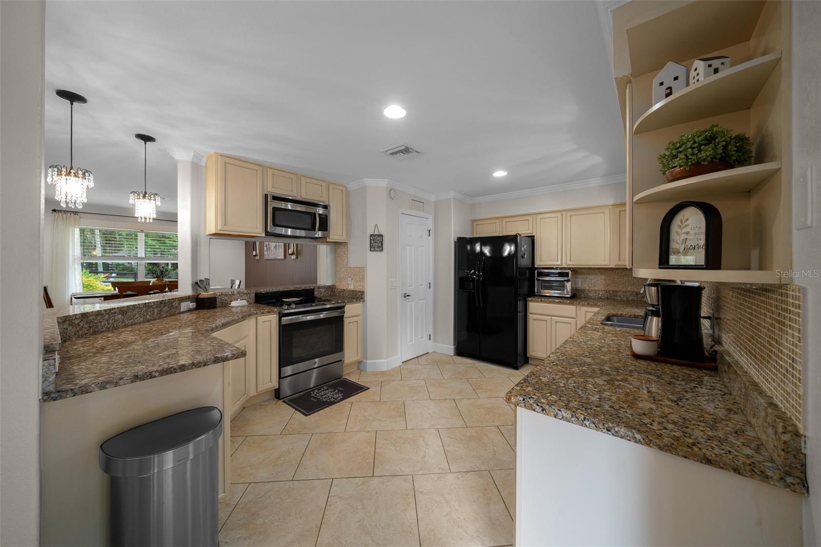 Image 12 of 39 For 530 35th Street
