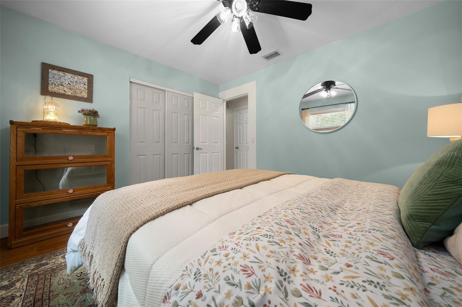 Image 18 of 39 For 530 35th Street