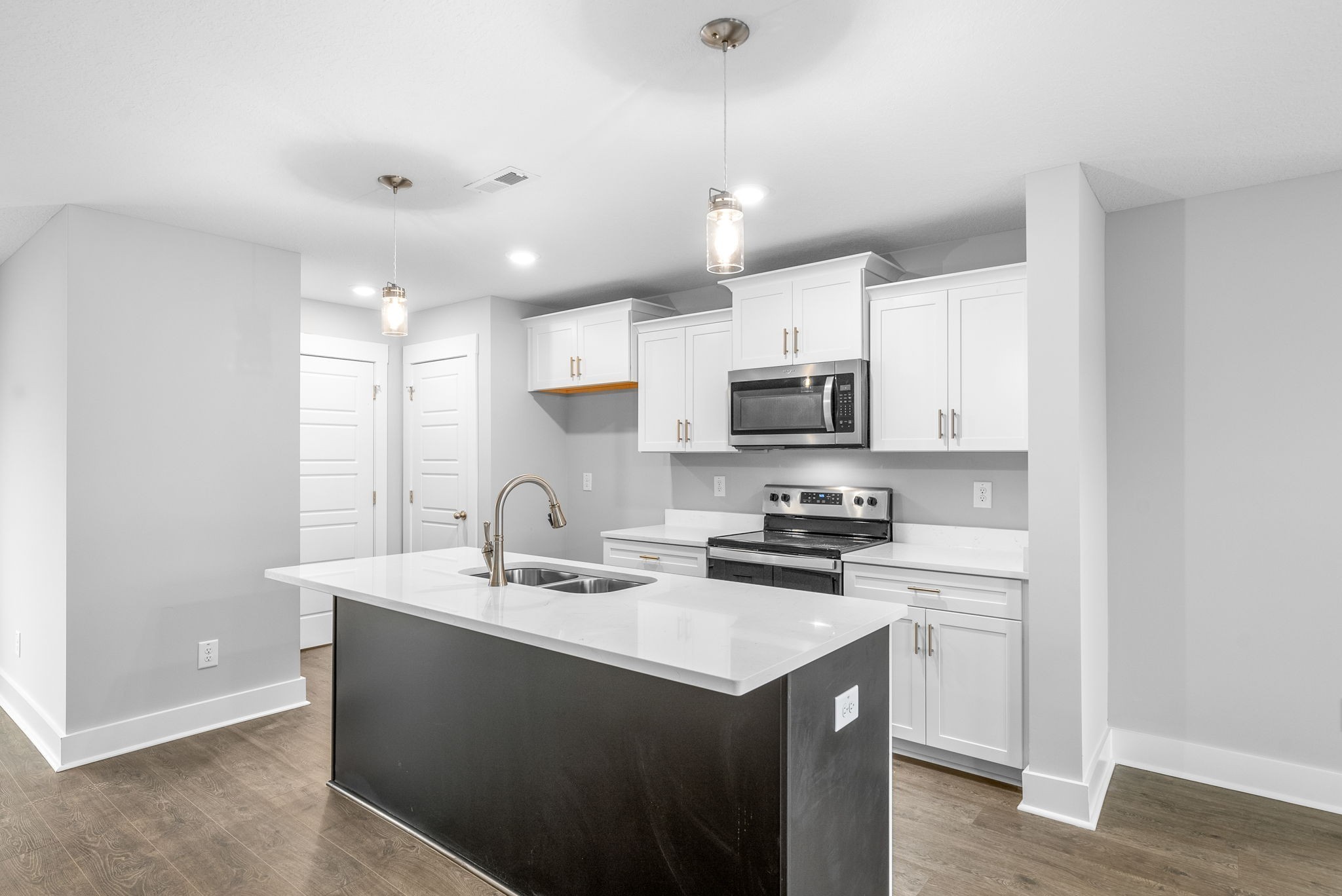 Image 11 of 83 For 5949 164th Court