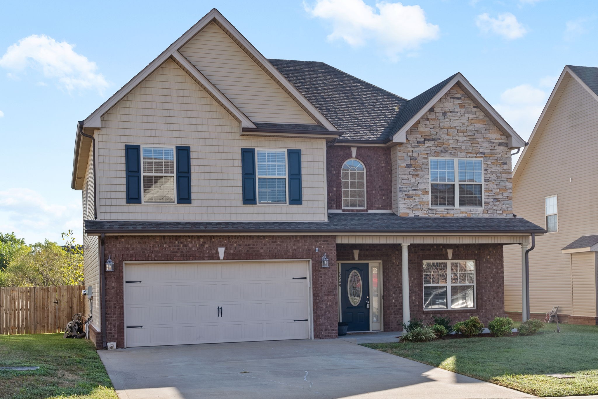 Image 3 of 26 For 834 10th Avenue