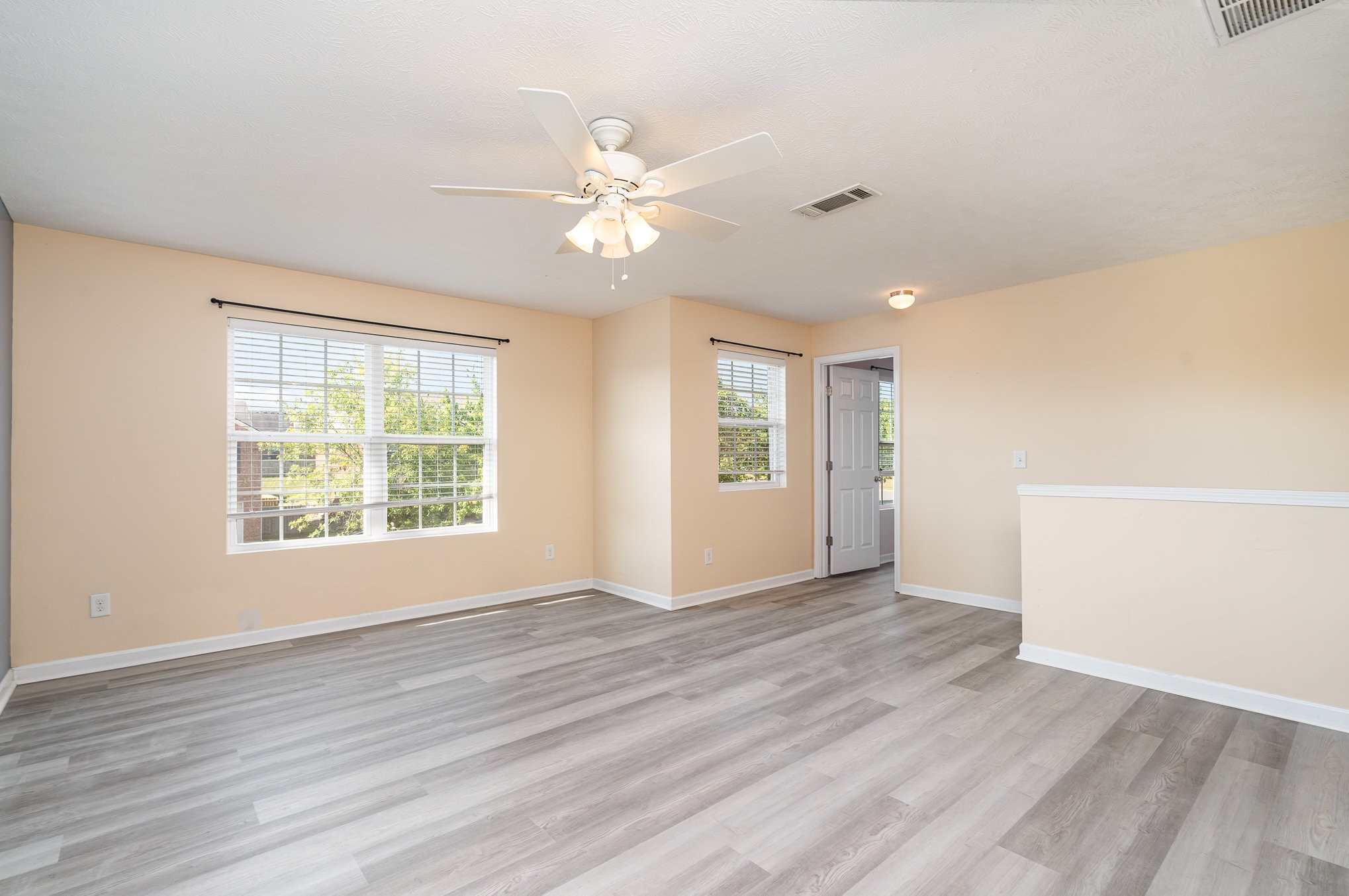 Image 14 of 32 For 15581 11th Terrace Road