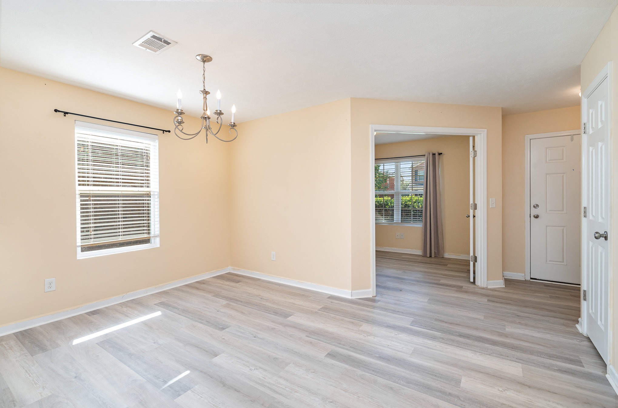 Image 6 of 32 For 15581 11th Terrace Road