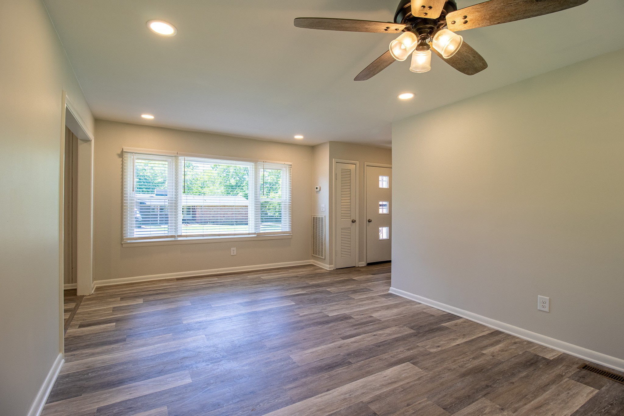 Image 13 of 46 For 1323 Skyview Crossing Drive