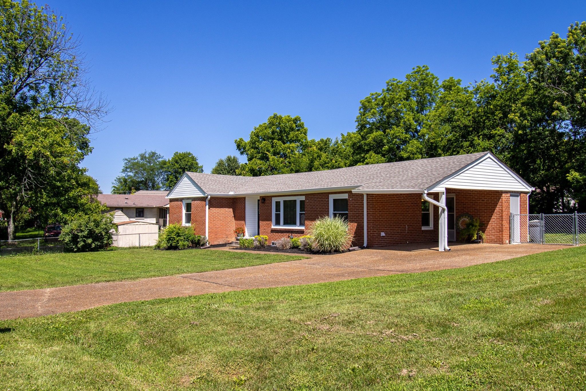 Image 4 of 46 For 1323 Skyview Crossing Drive