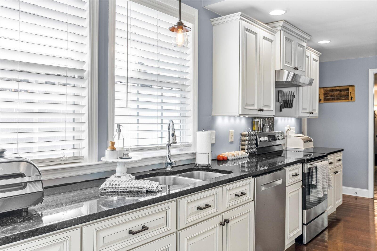 Image 13 of 22 For 5959 Winkler Road 114