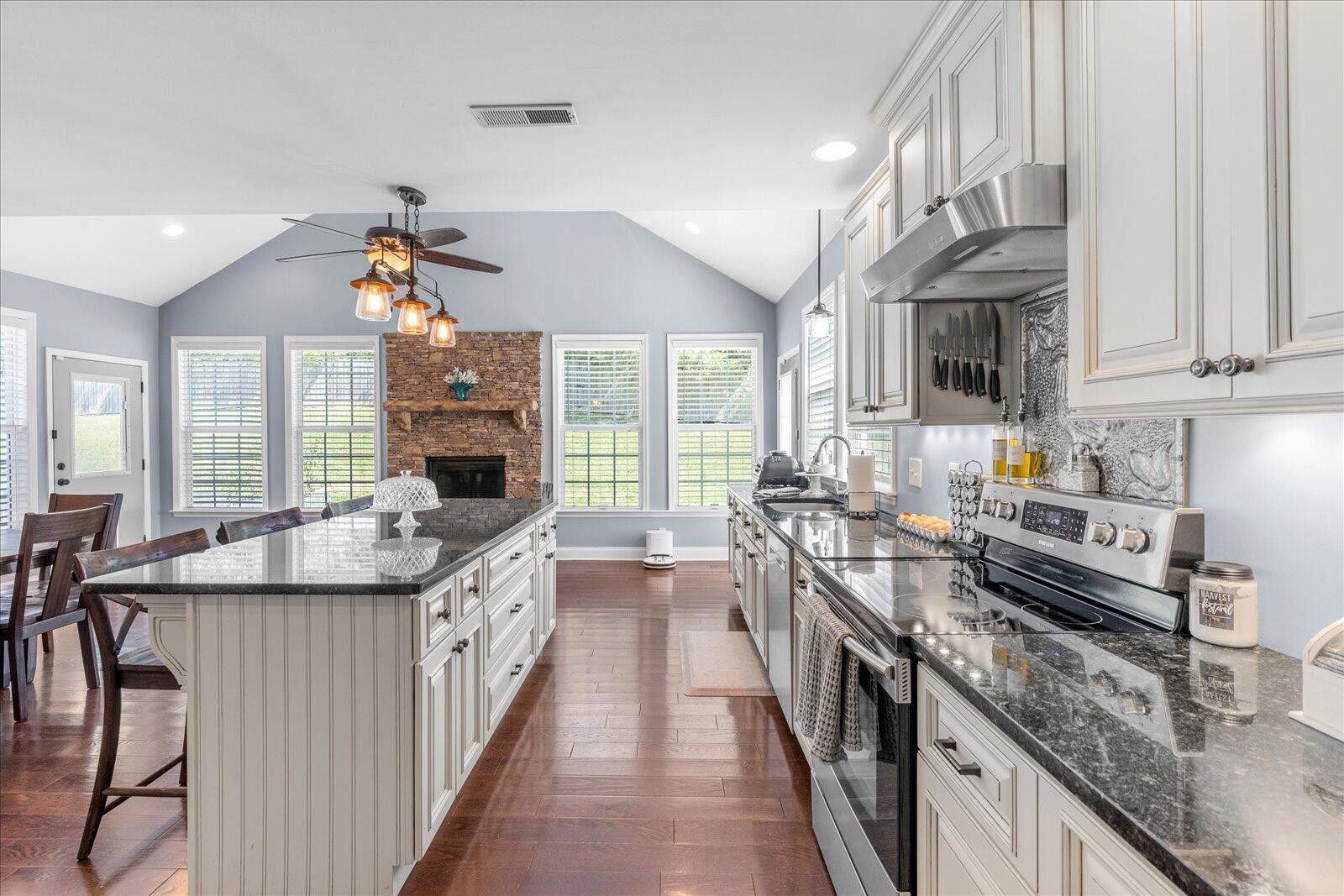 Image 14 of 22 For 5959 Winkler Road 114