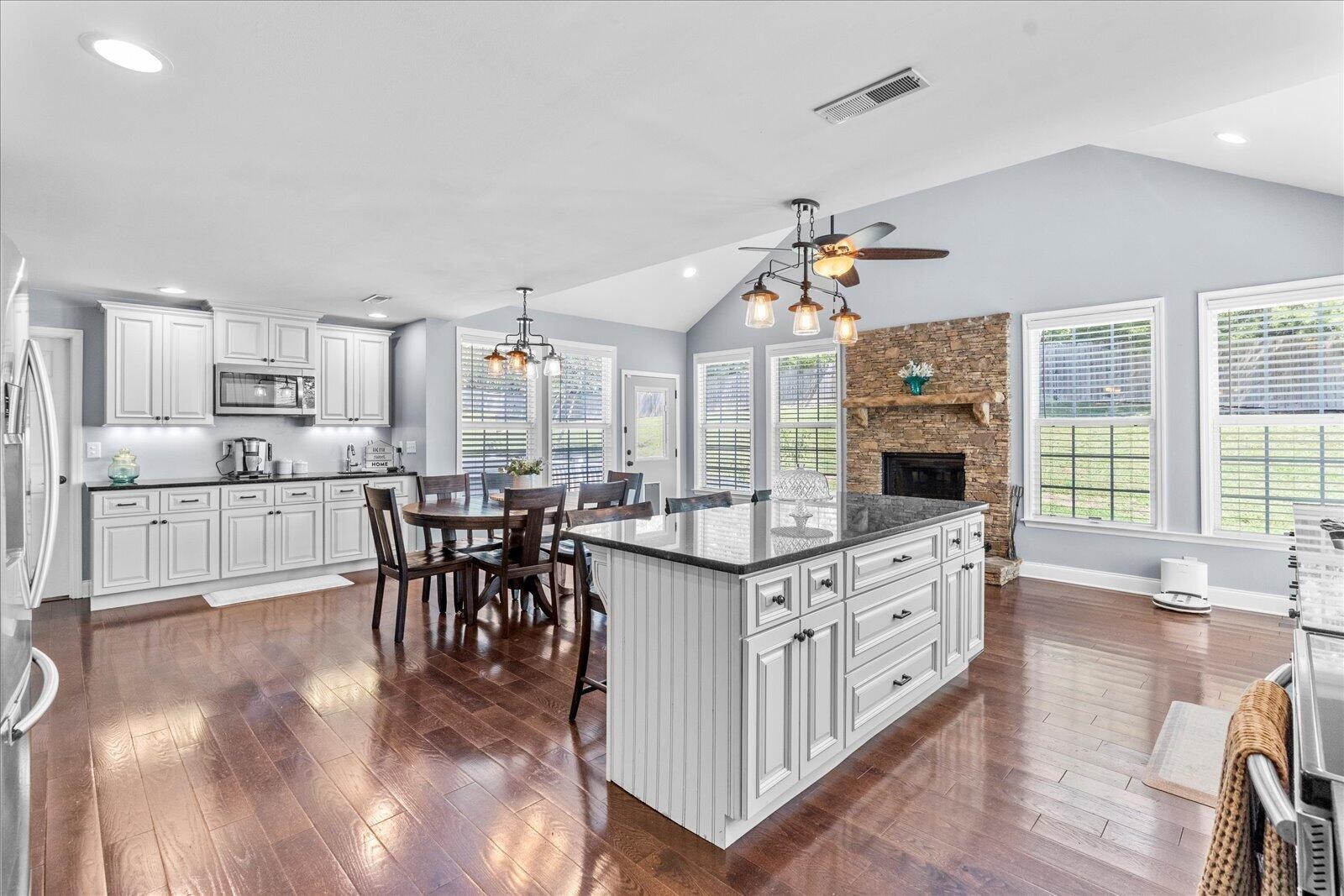 Image 15 of 22 For 5959 Winkler Road 114