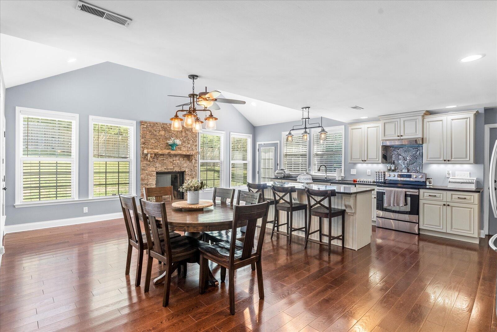 Image 16 of 22 For 5959 Winkler Road 114