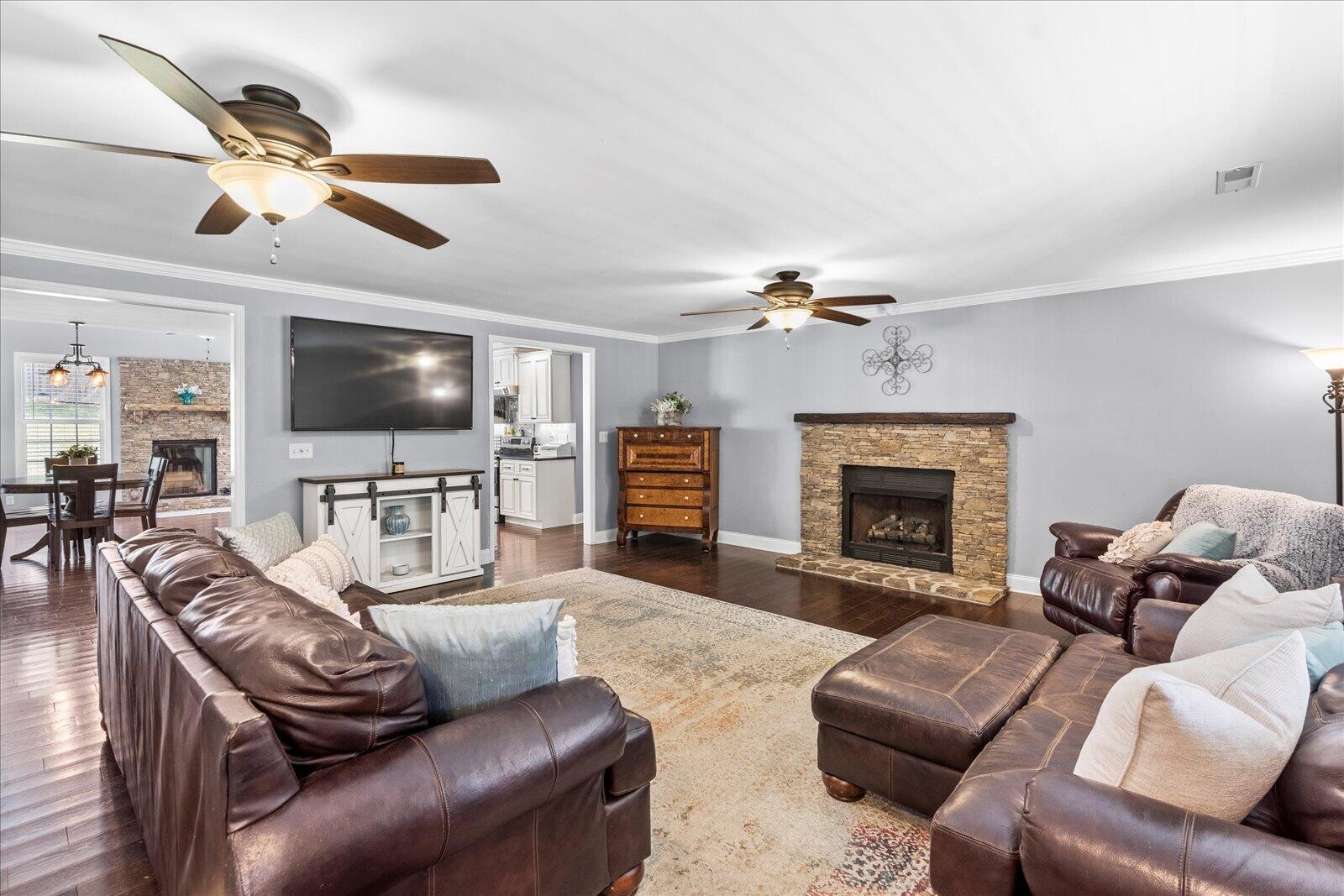 Image 6 of 22 For 5959 Winkler Road 114