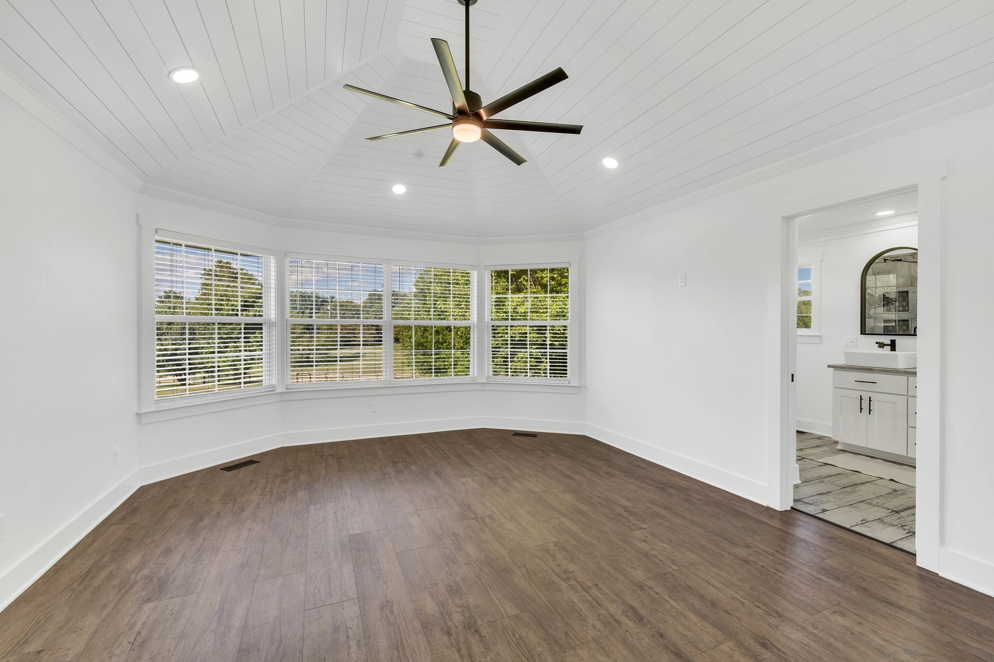 Image 18 of 63 For 1906 28th Place