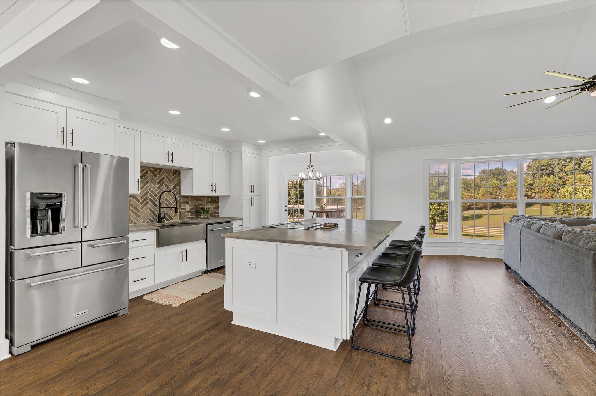 Image 6 of 63 For 1906 28th Place