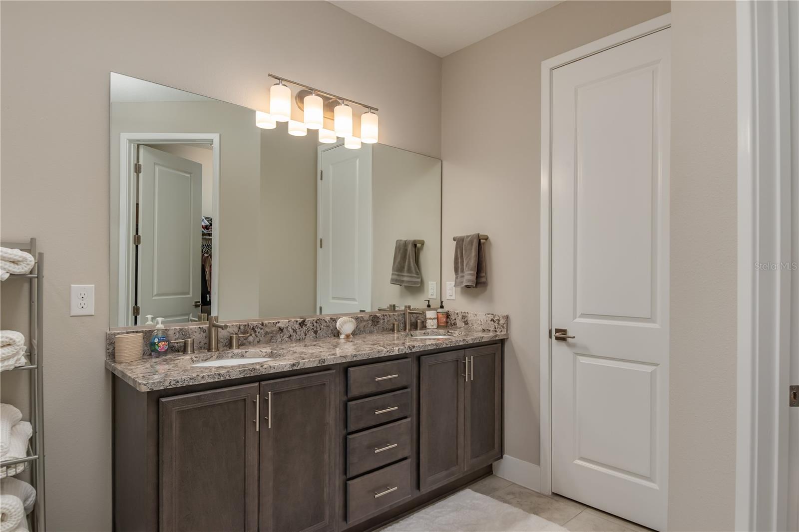 Image 15 of 26 For 5333 33rd Place