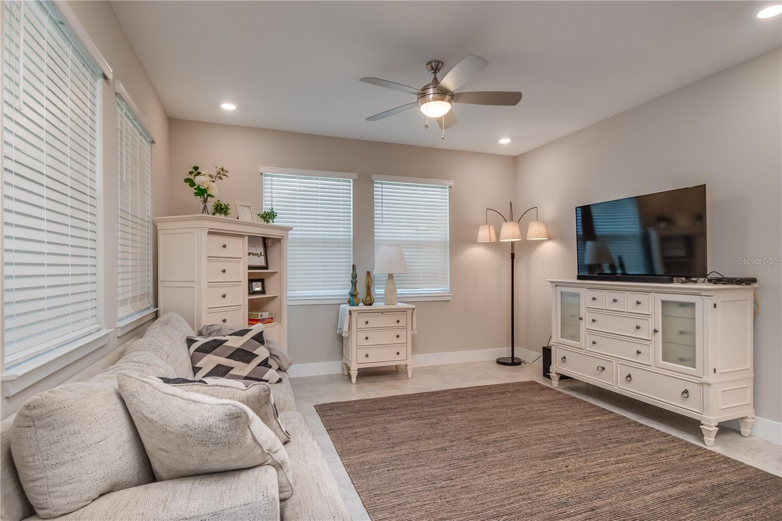 Image 9 of 26 For 5333 33rd Place