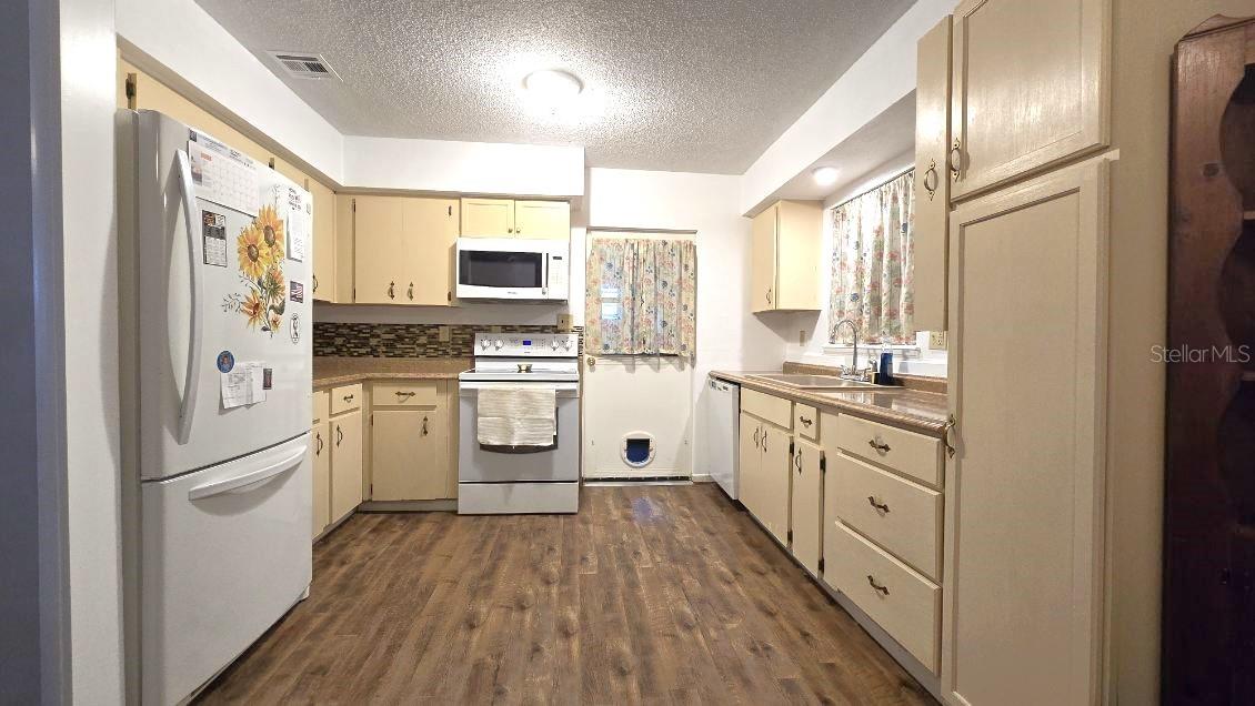 Image 11 of 51 For 9430 102nd Place