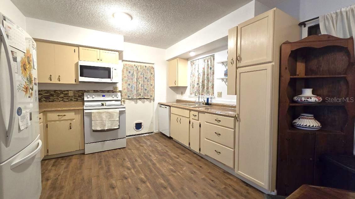 Image 15 of 51 For 9430 102nd Place