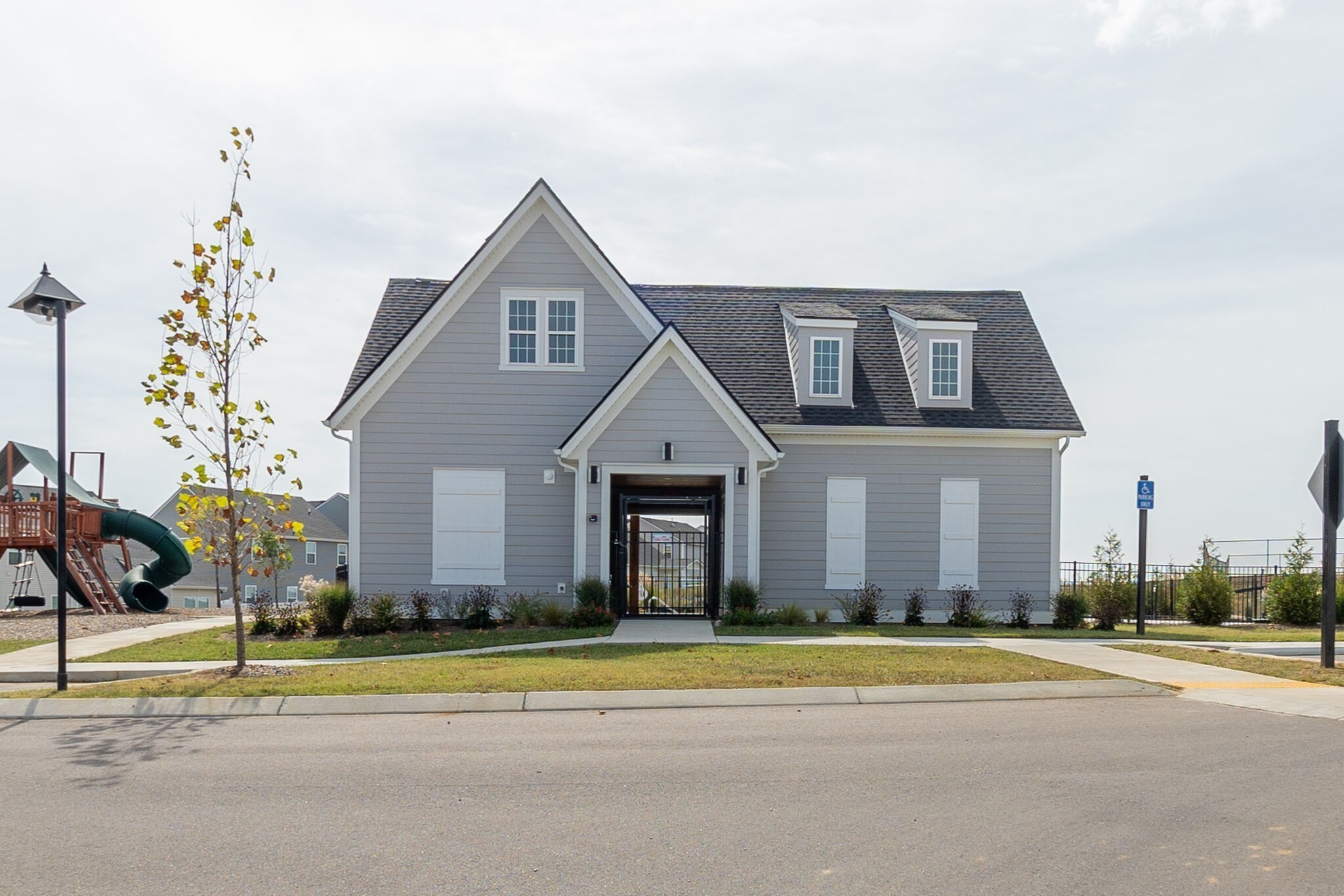 Image 10 of 35 For 2438 165th Street Road
