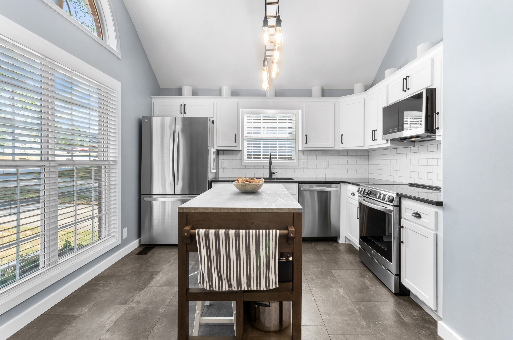 Listing photo id 15 for 4602 Van Ness Road