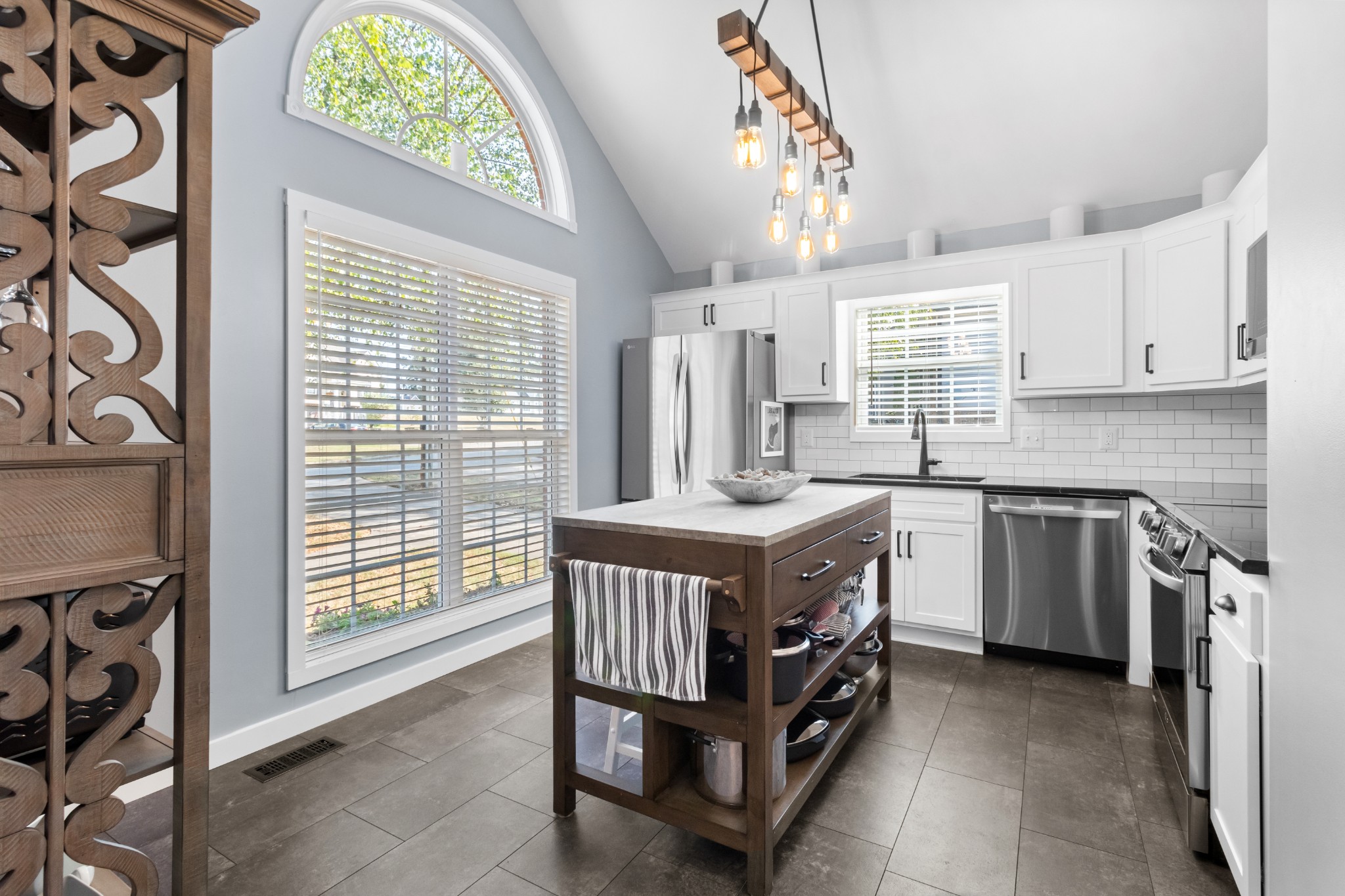 Listing photo id 16 for 4602 Van Ness Road