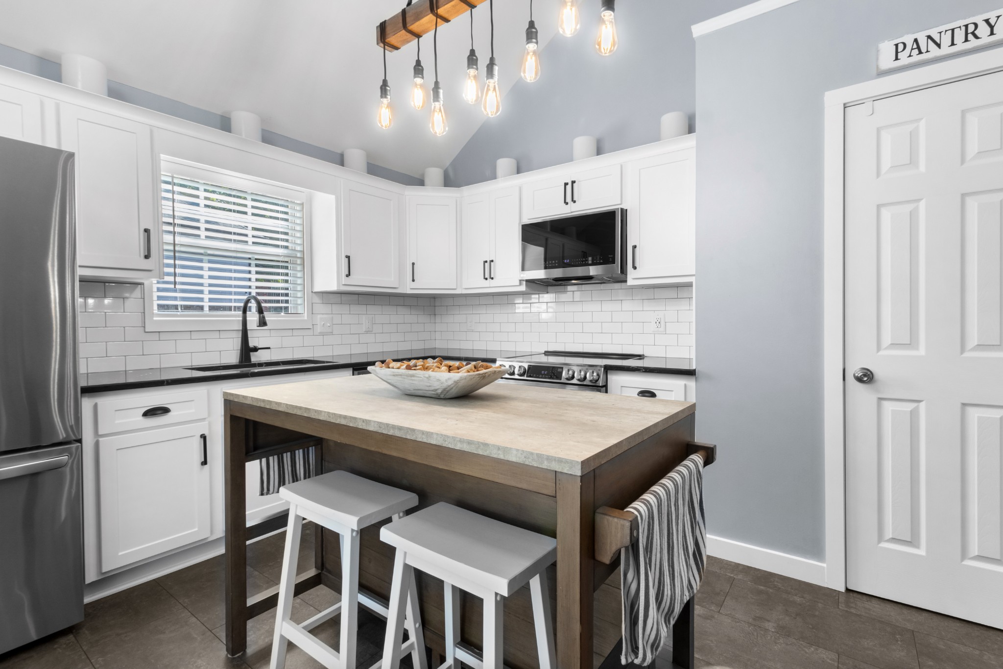 Listing photo id 18 for 4602 Van Ness Road