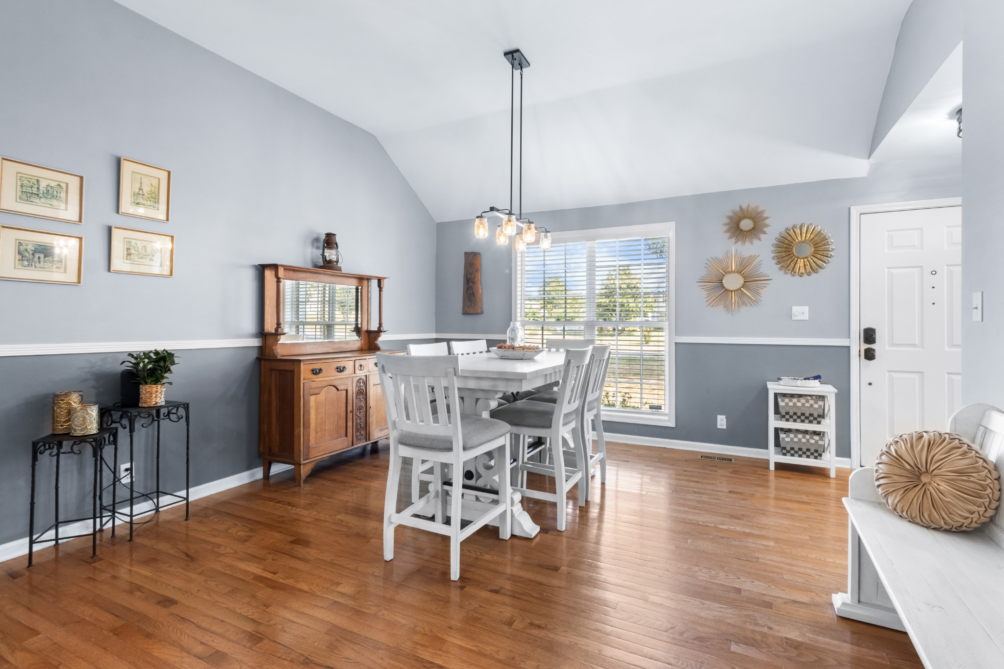 Listing photo id 21 for 4602 Van Ness Road