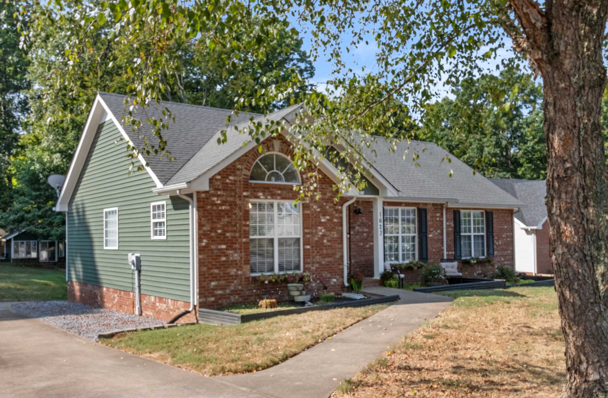 Listing photo id 1 for 4602 Van Ness Road