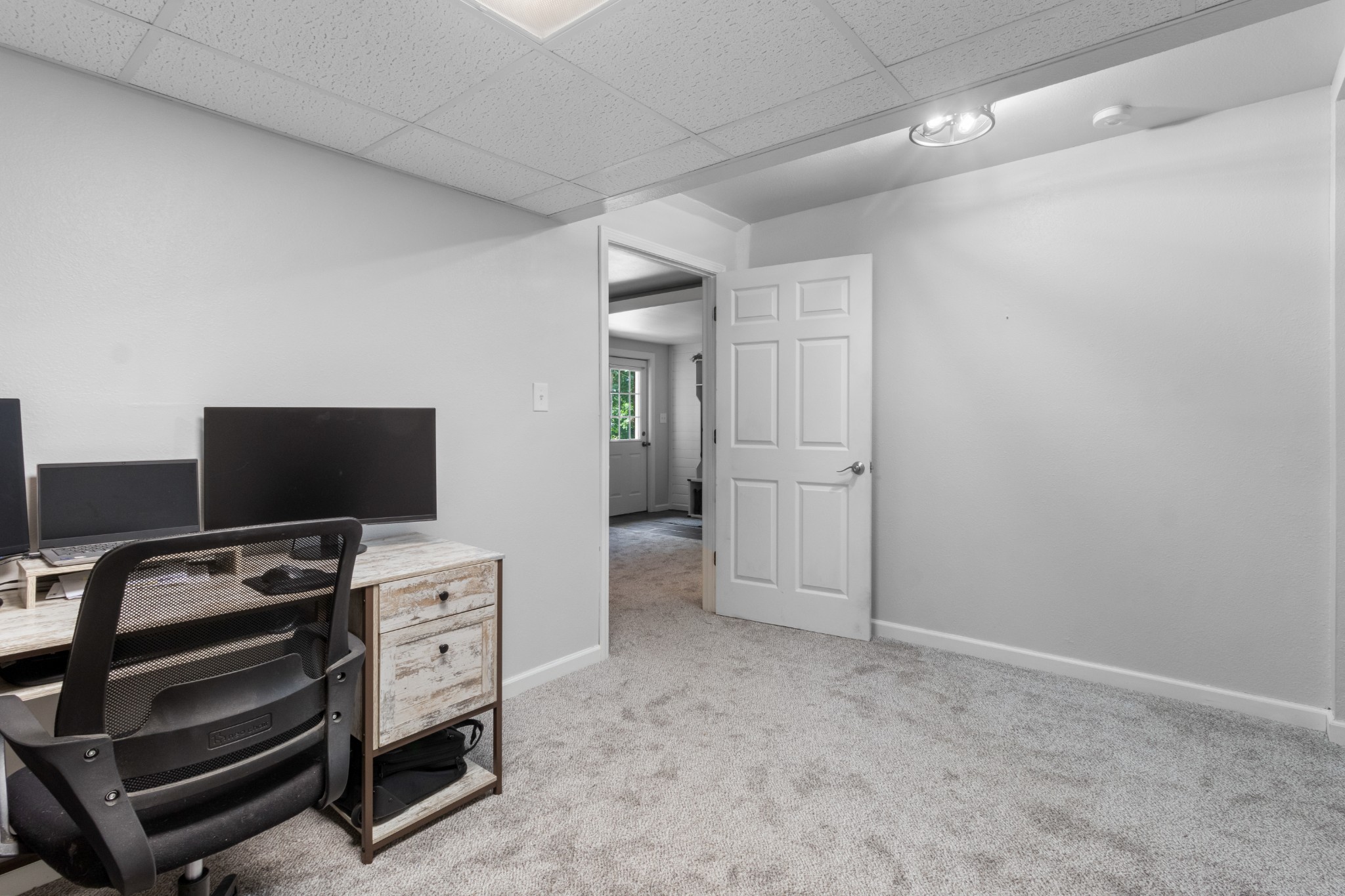 Listing photo id 40 for 4602 Van Ness Road
