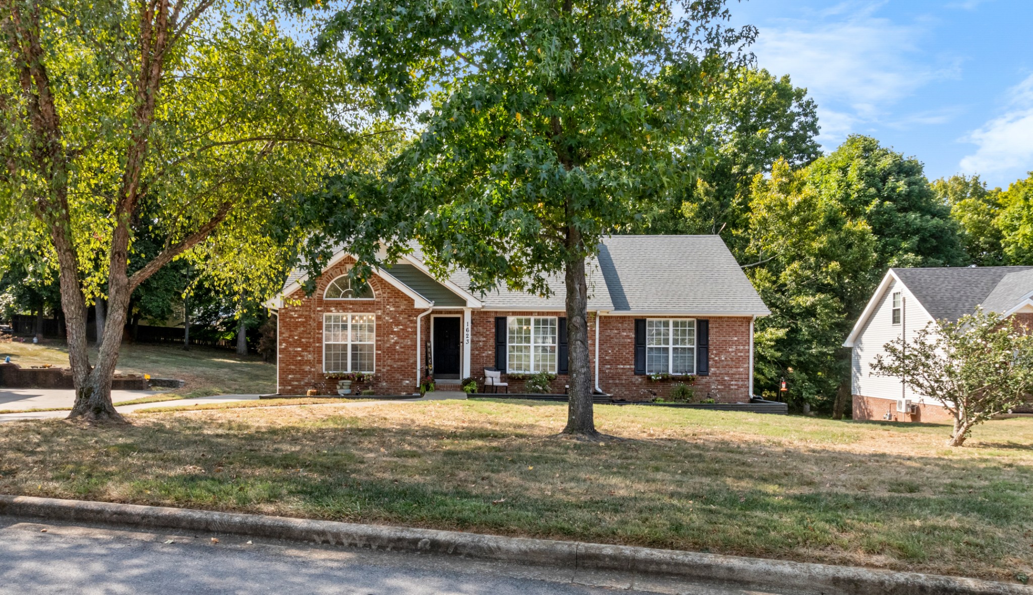 Listing photo id 3 for 4602 Van Ness Road