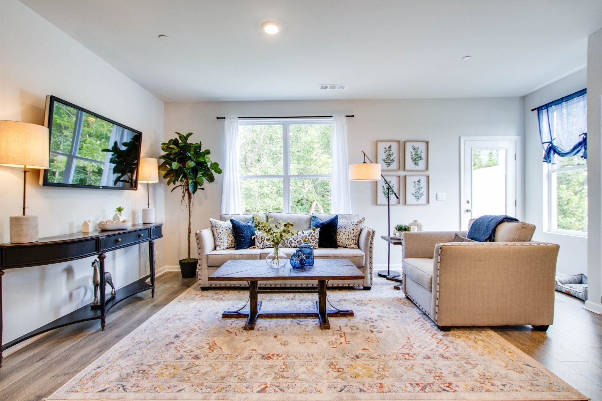 Listing photo id 9 for 3020 Scofield Street