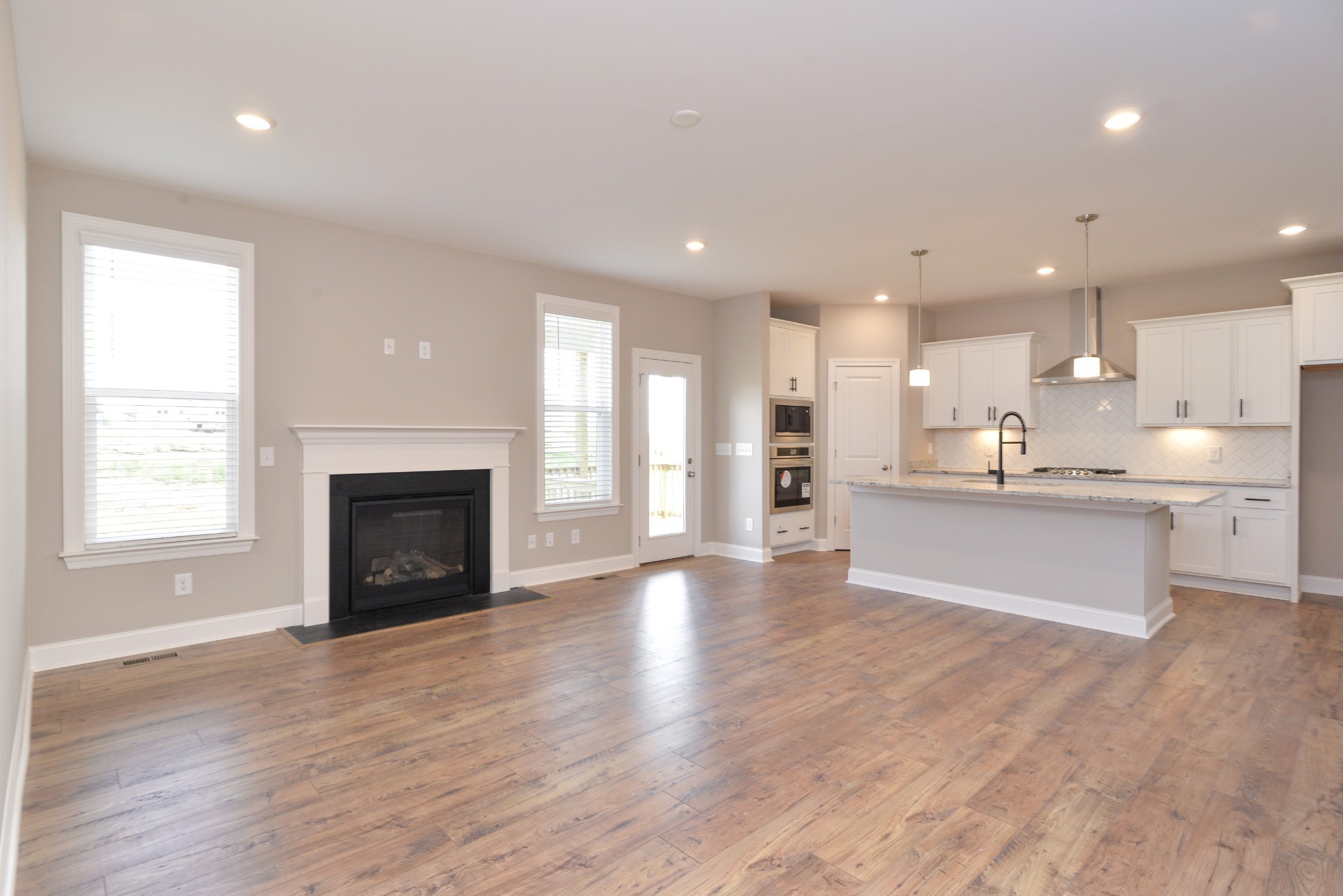 Image 7 of 63 For 4010 7th Avenue Road