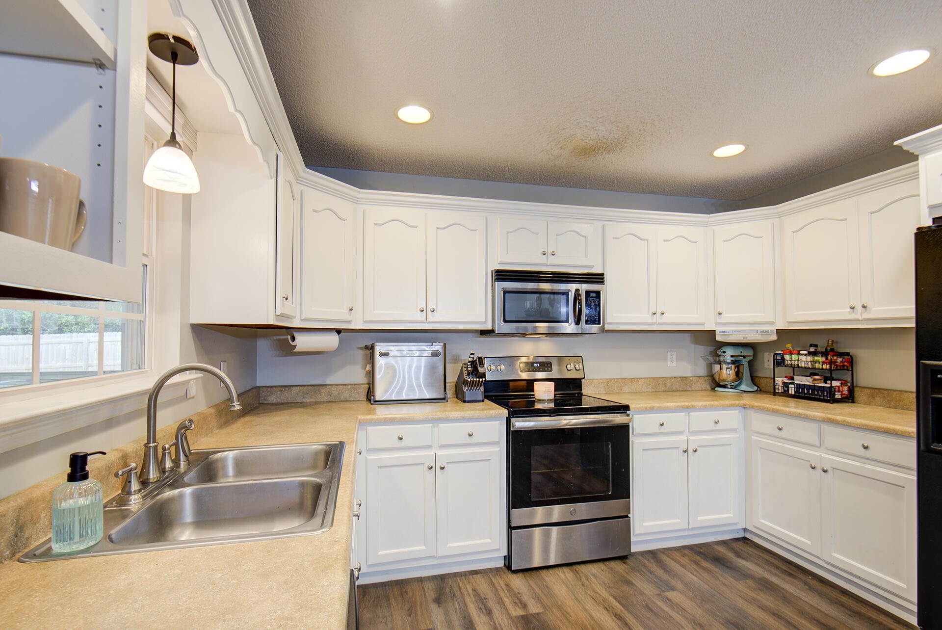 Image 10 of 66 For 7641 63rd Lane Road
