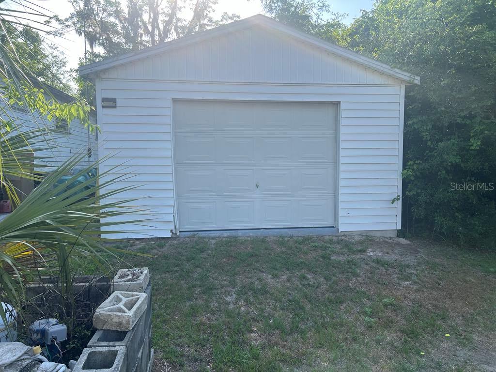 Image 4 of 5 For 1004 71st Lane