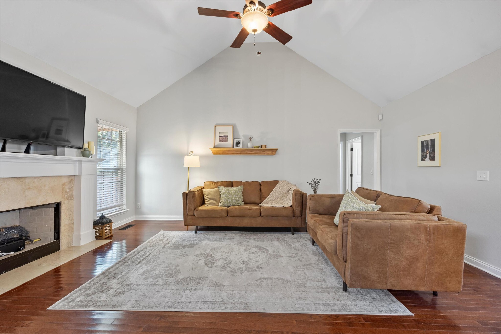 Image 7 of 39 For 1930 38th Avenue