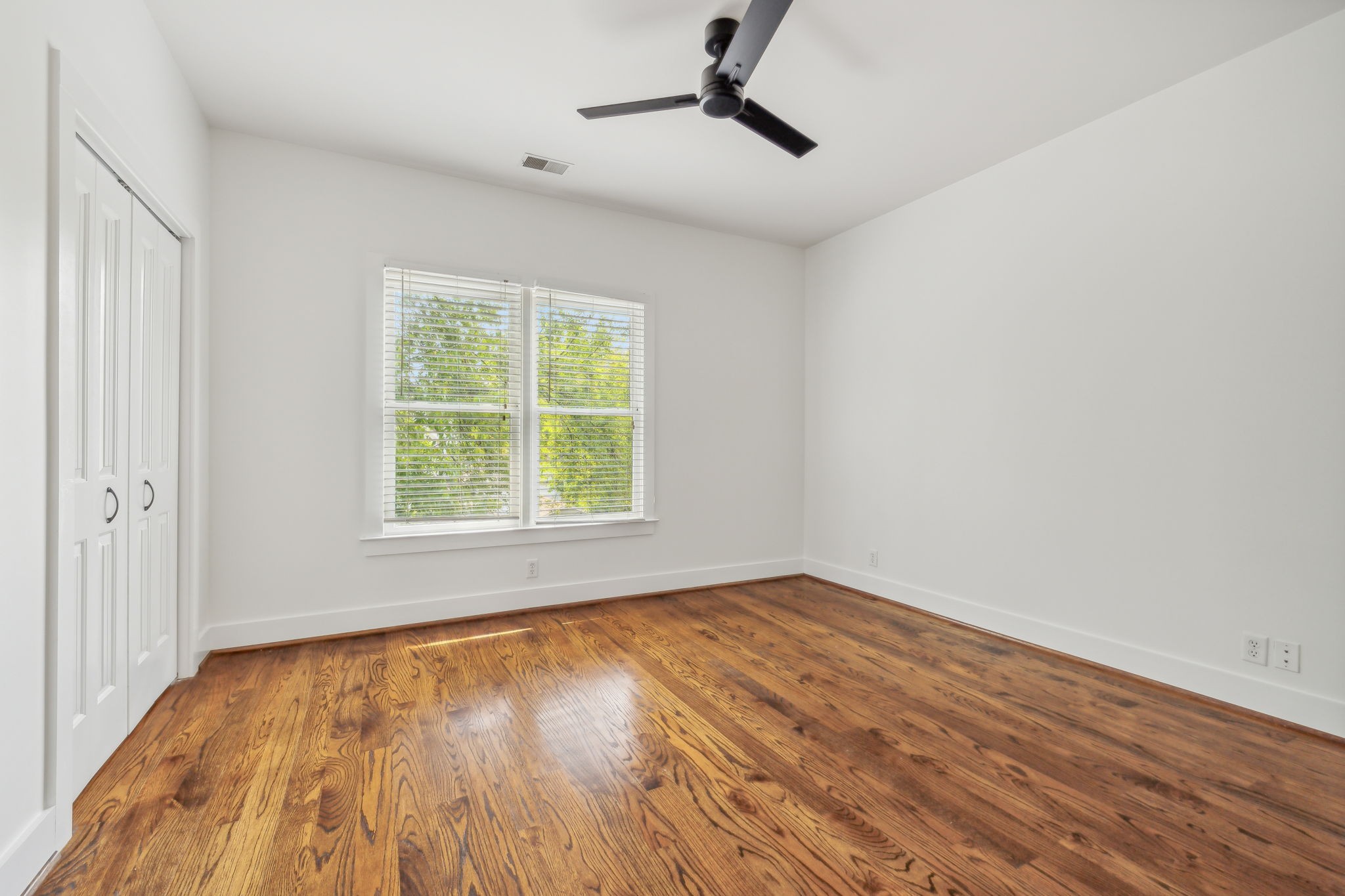 Image 31 of 33 For 23324 7th Road