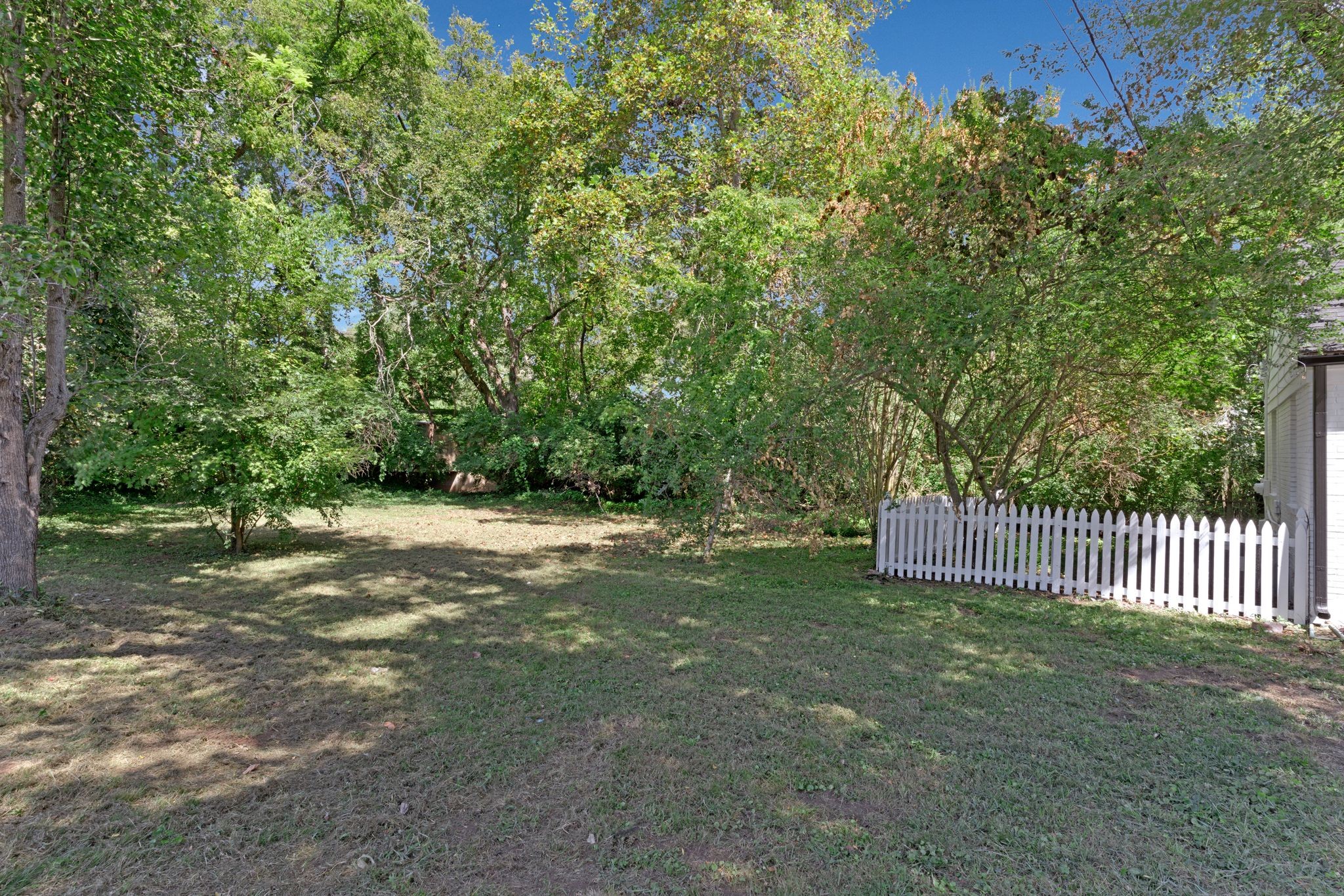 Image 2 of 3 For 3002 Bedford Lane