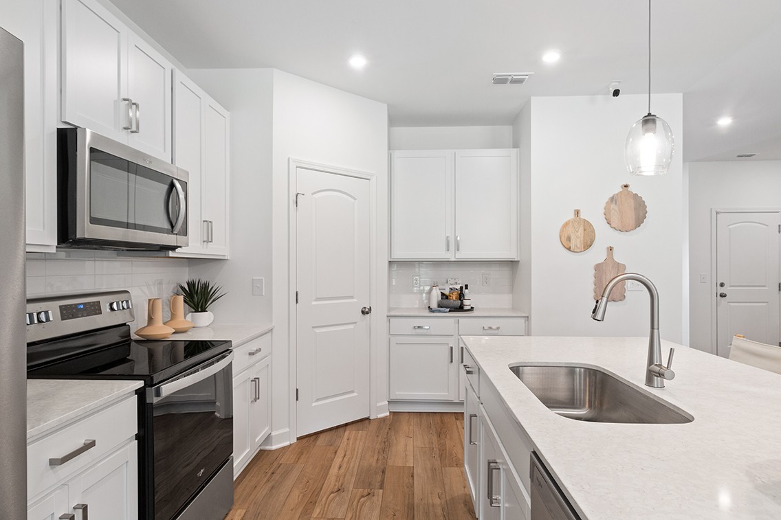 Image 9 of 28 For 1810 23rd Boulevard 230a