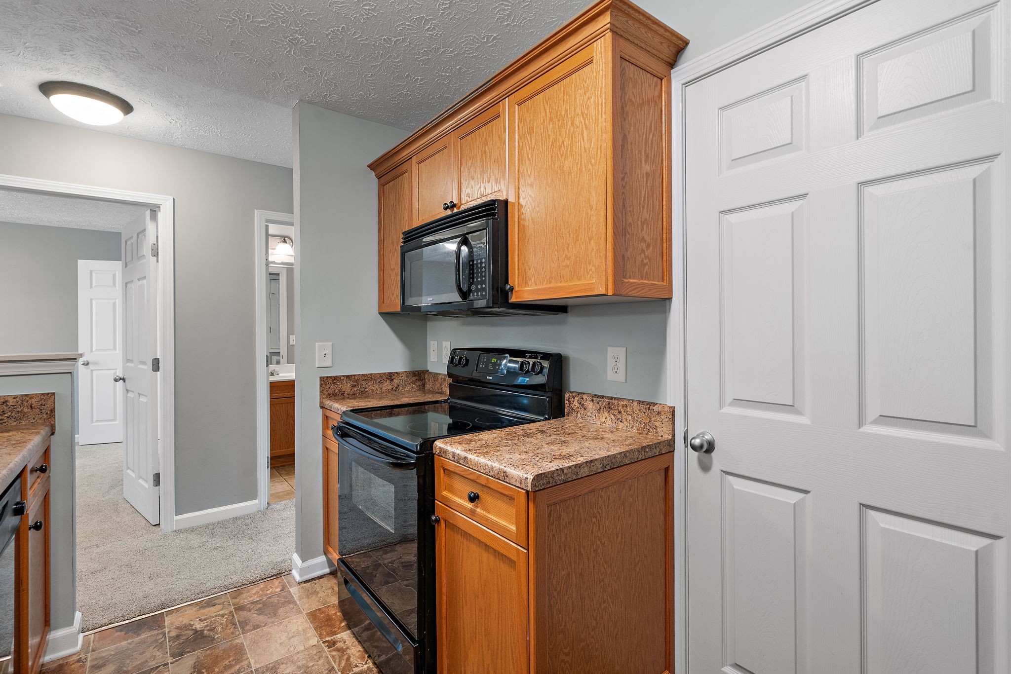 Image 12 of 35 For 9029 135th Loop