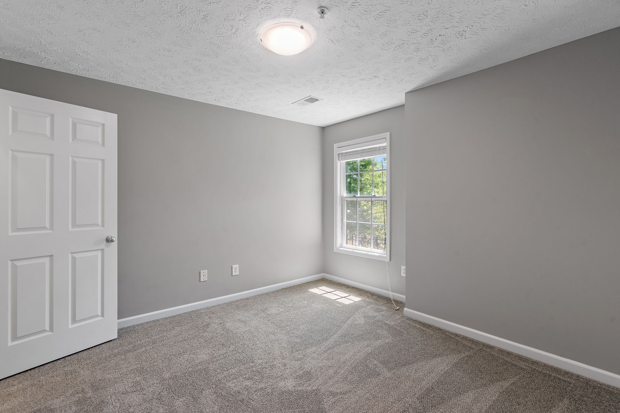 Image 15 of 35 For 9029 135th Loop