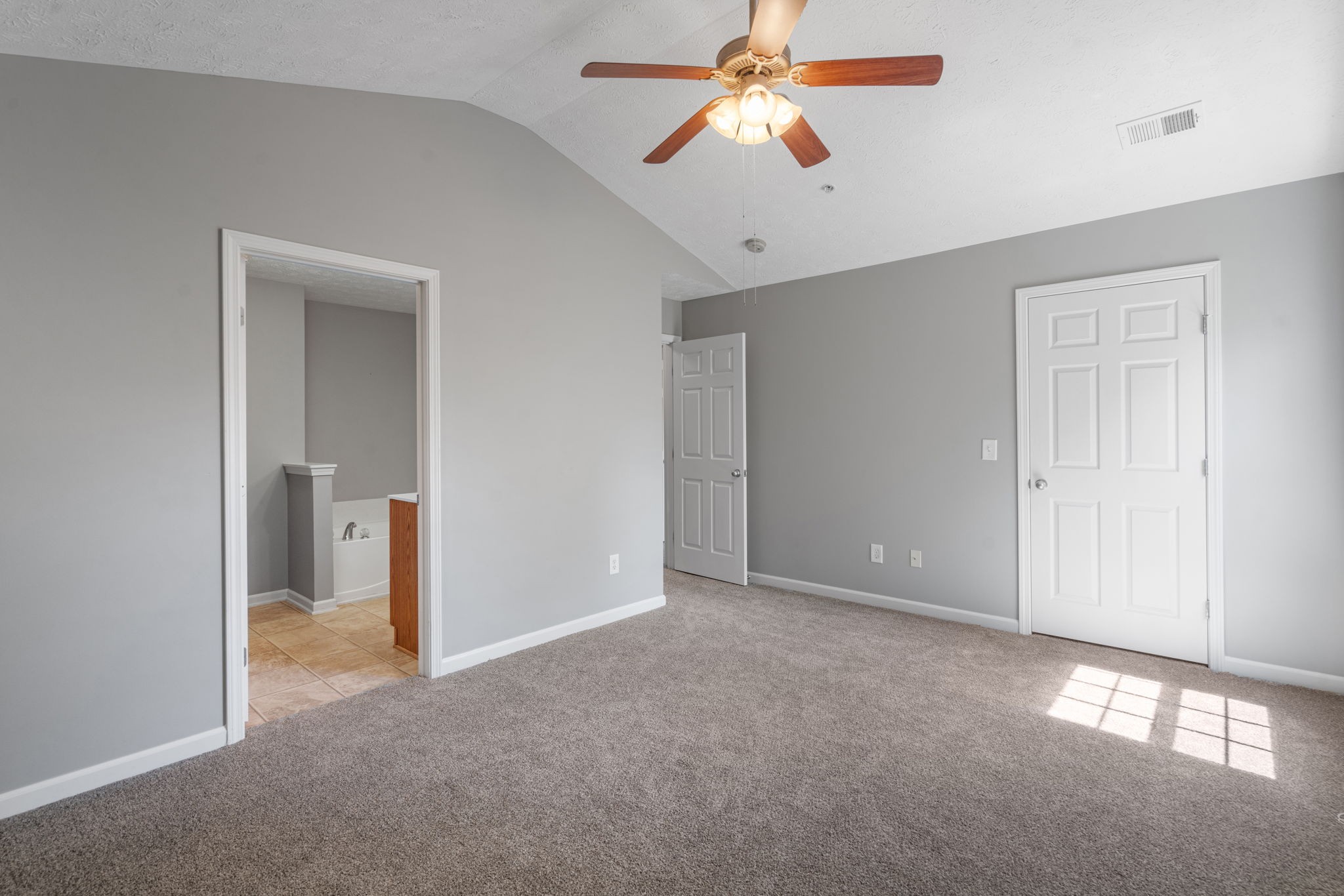 Image 18 of 35 For 9029 135th Loop