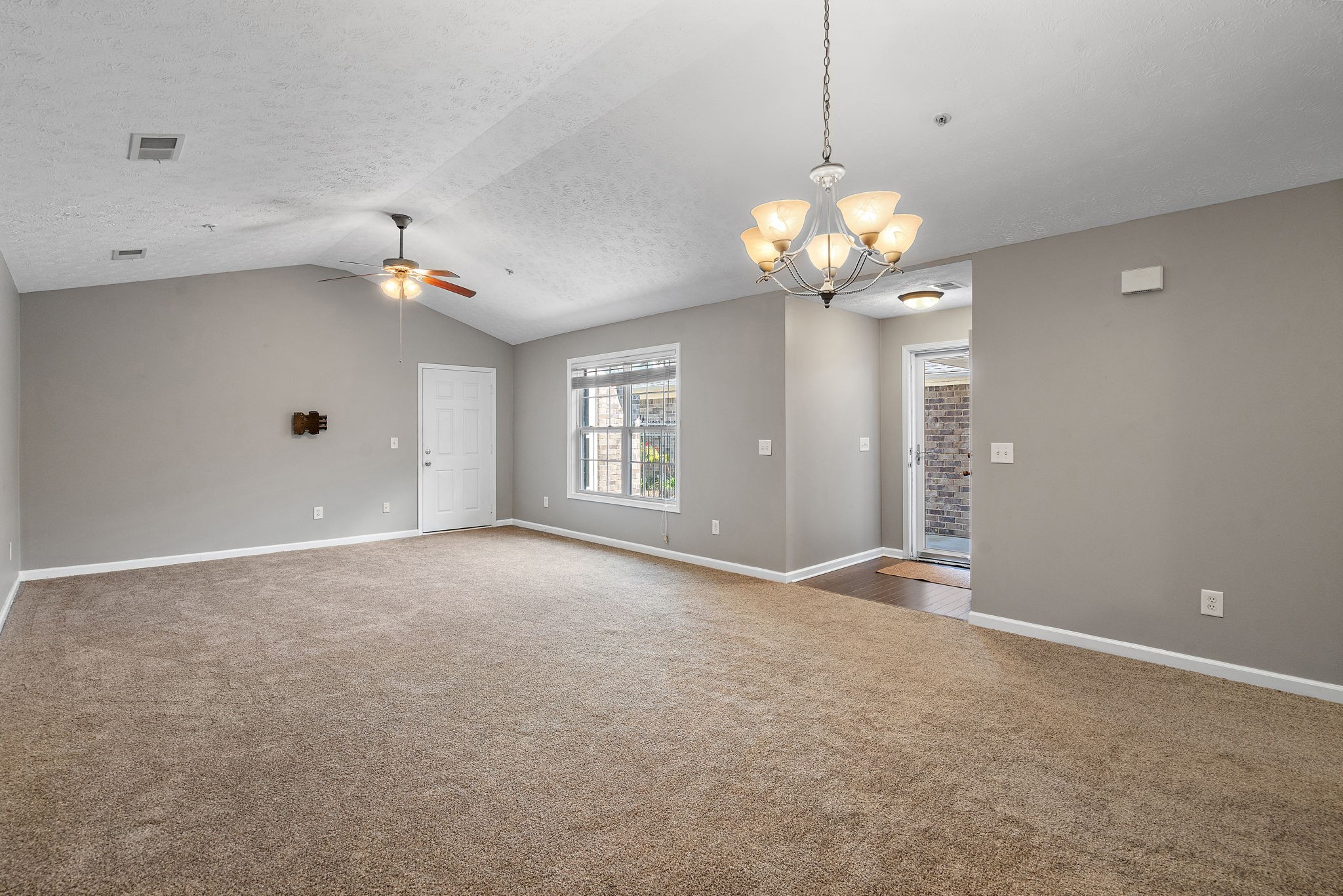Image 6 of 35 For 9029 135th Loop