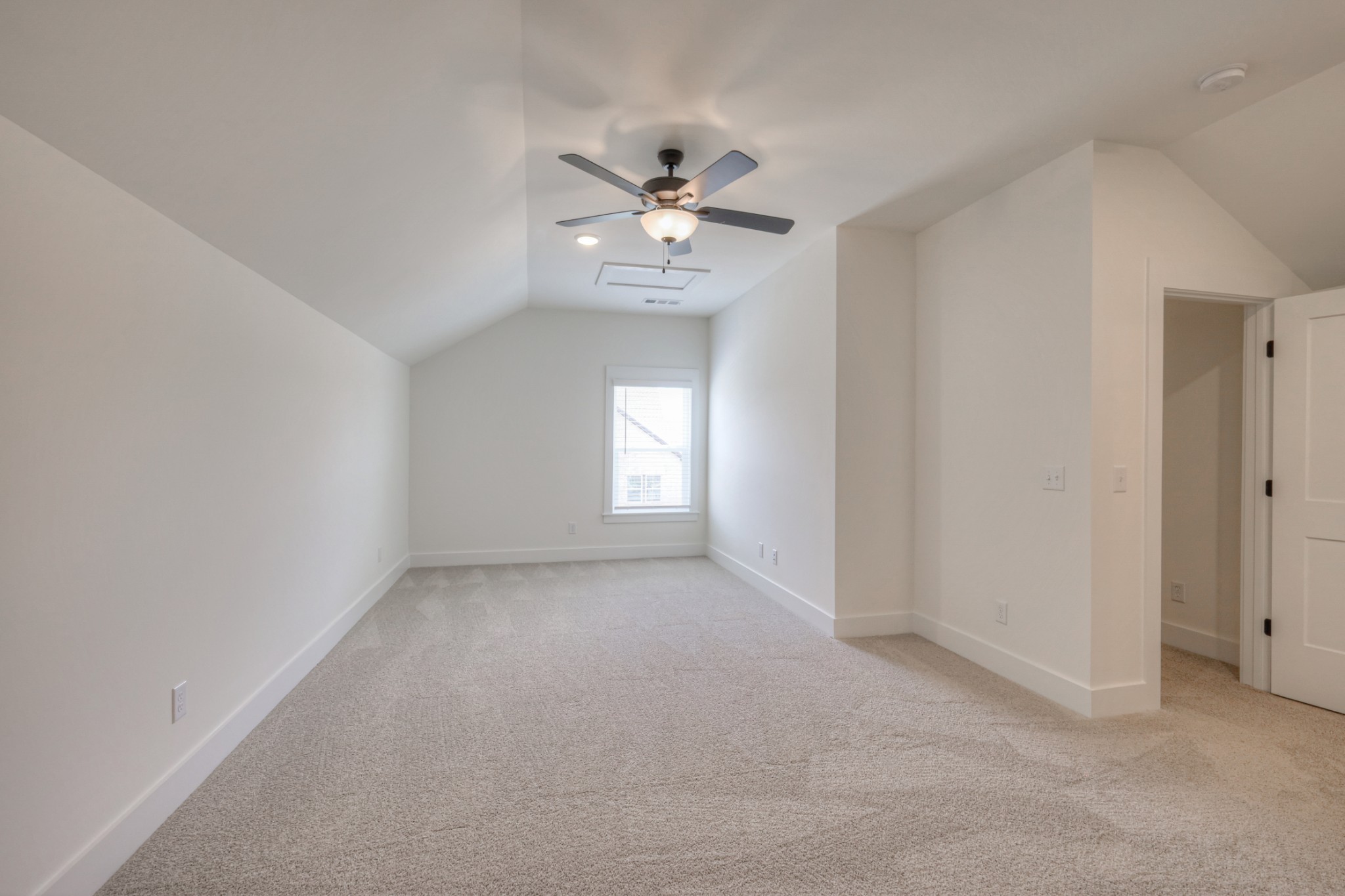 Image 38 of 46 For 2032 12th Street