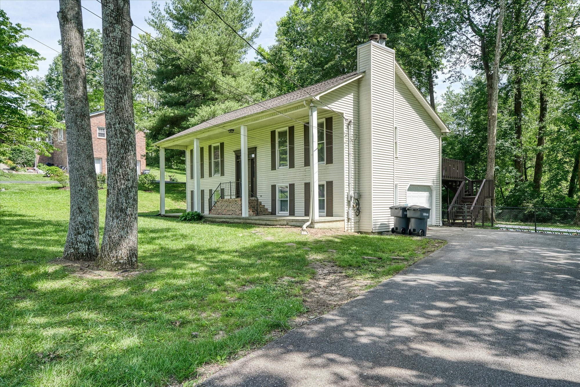 Image 2 of 94 For 943 County Road 21