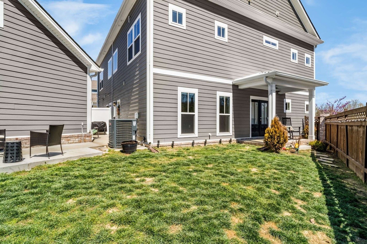 Image 19 of 36 For 2576 34th Street