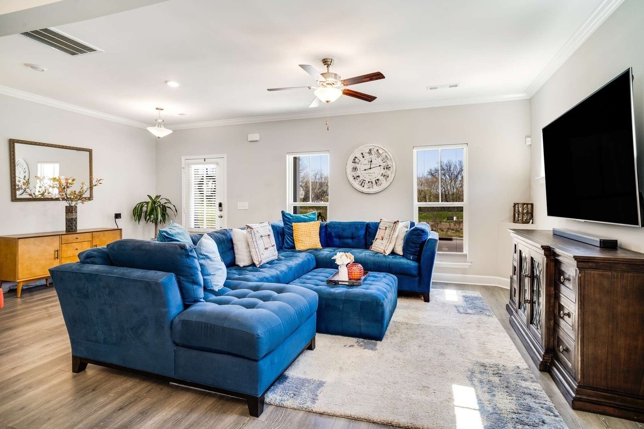 Image 8 of 36 For 2576 34th Street