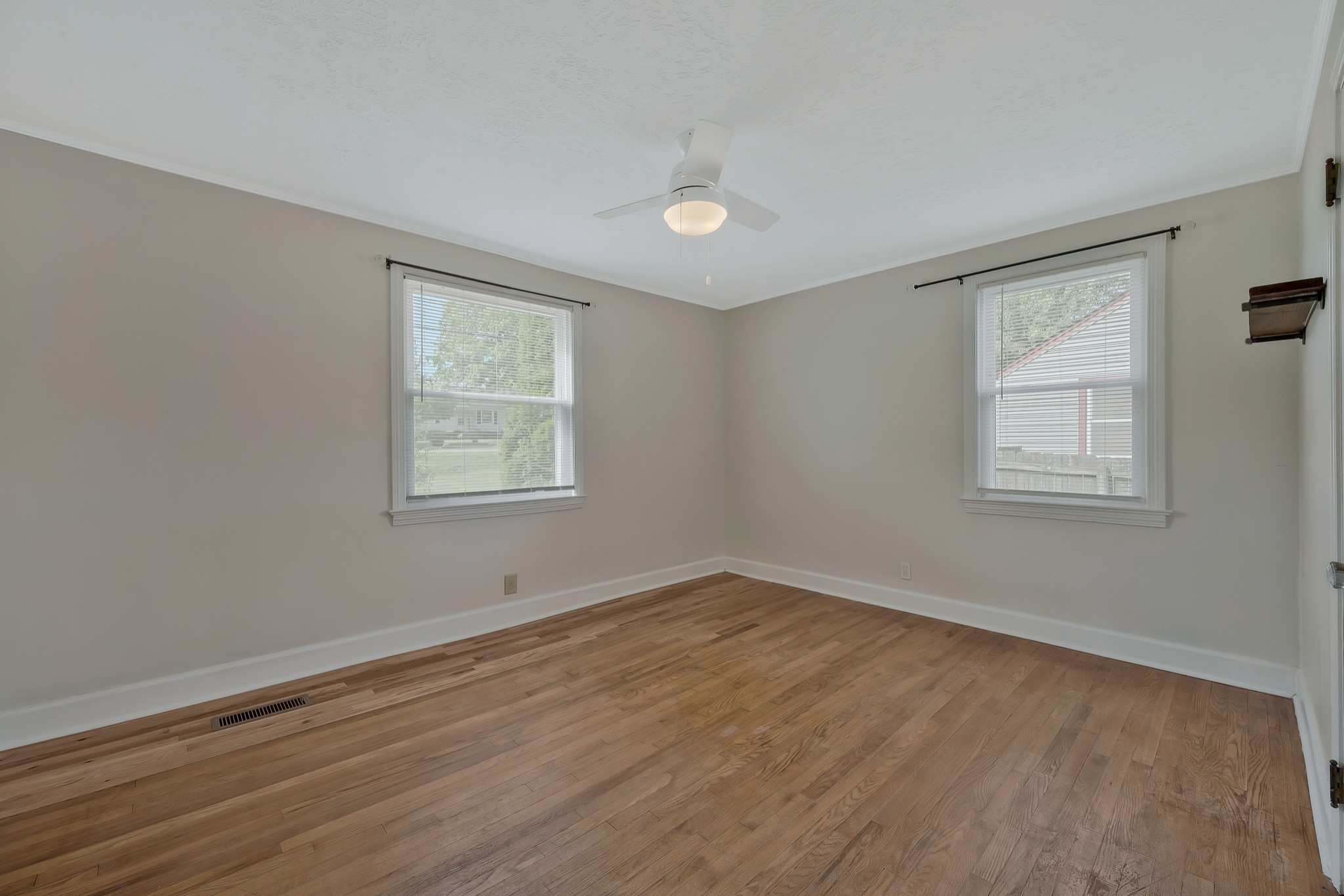 Image 14 of 41 For 12150 165th Street