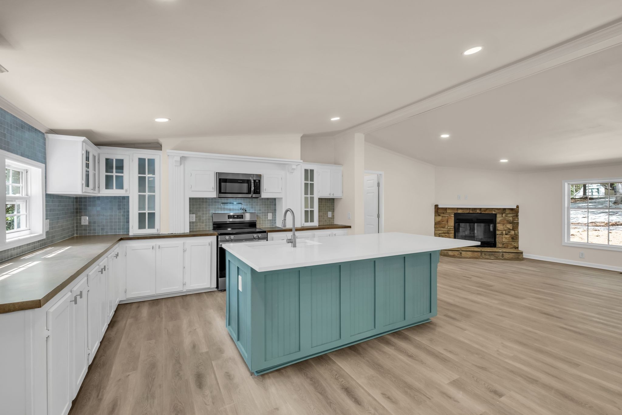 Image 15 of 48 For 18370 20th Avenue