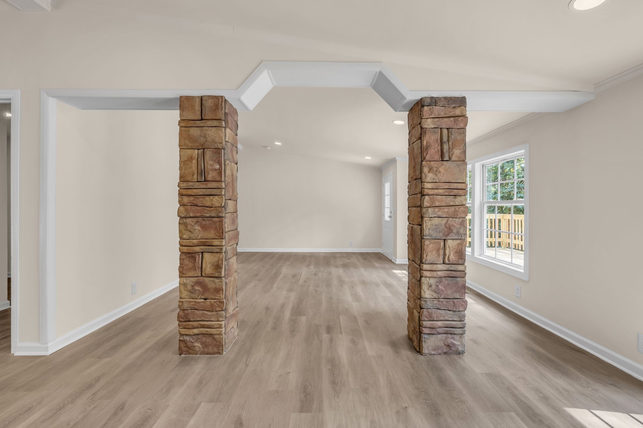 Image 16 of 48 For 18370 20th Avenue