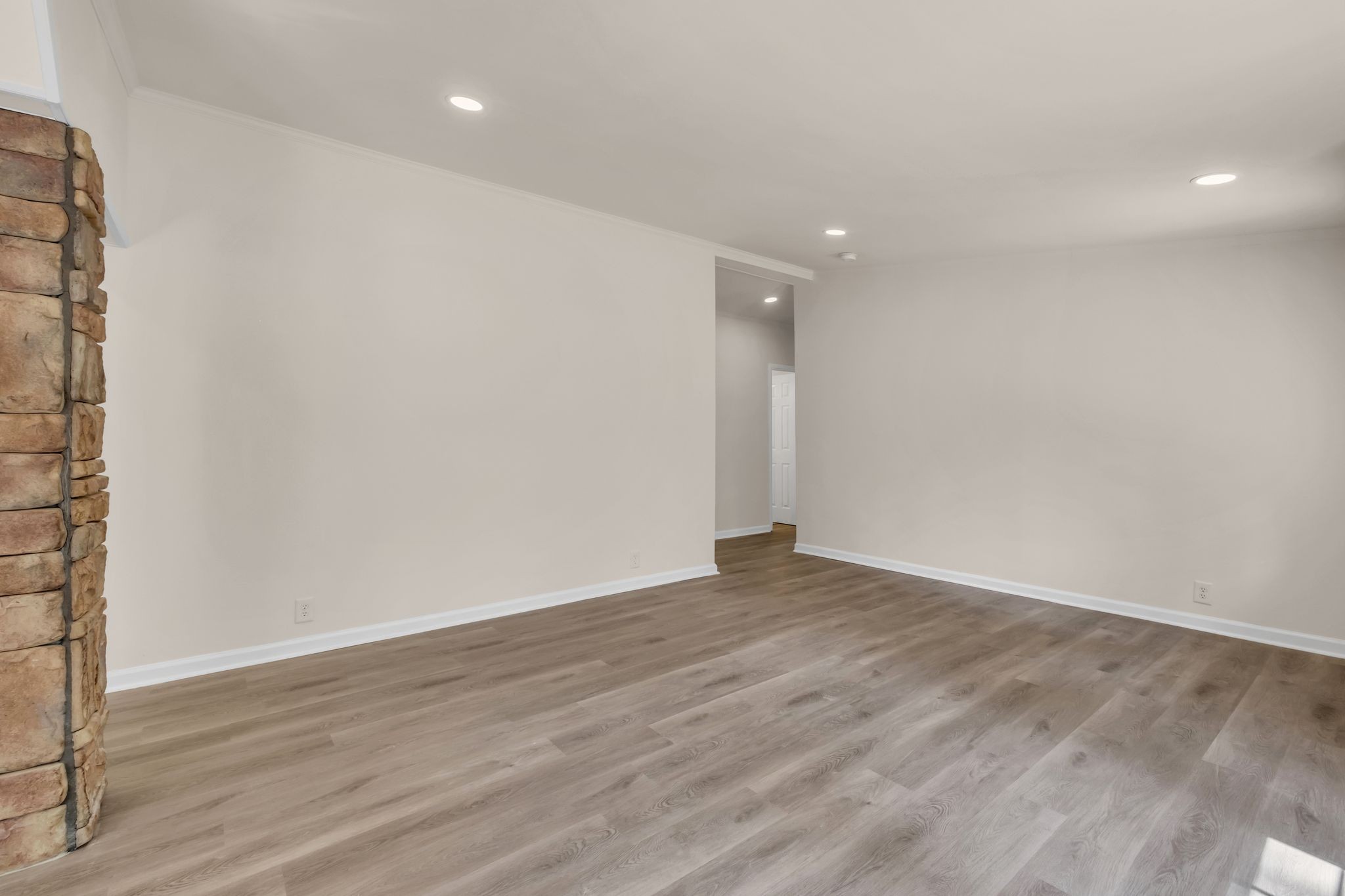 Image 17 of 48 For 18370 20th Avenue
