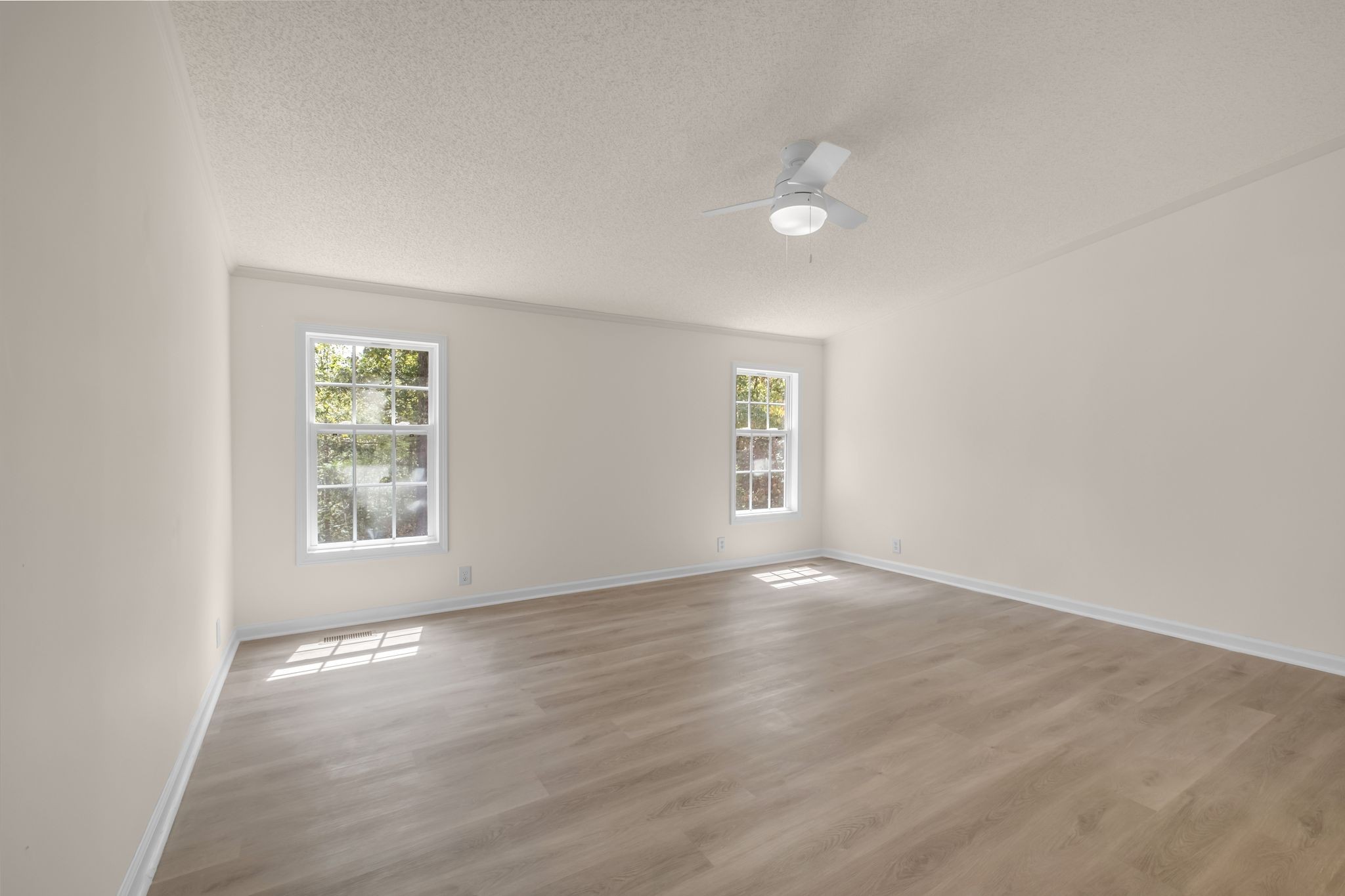 Image 19 of 48 For 18370 20th Avenue